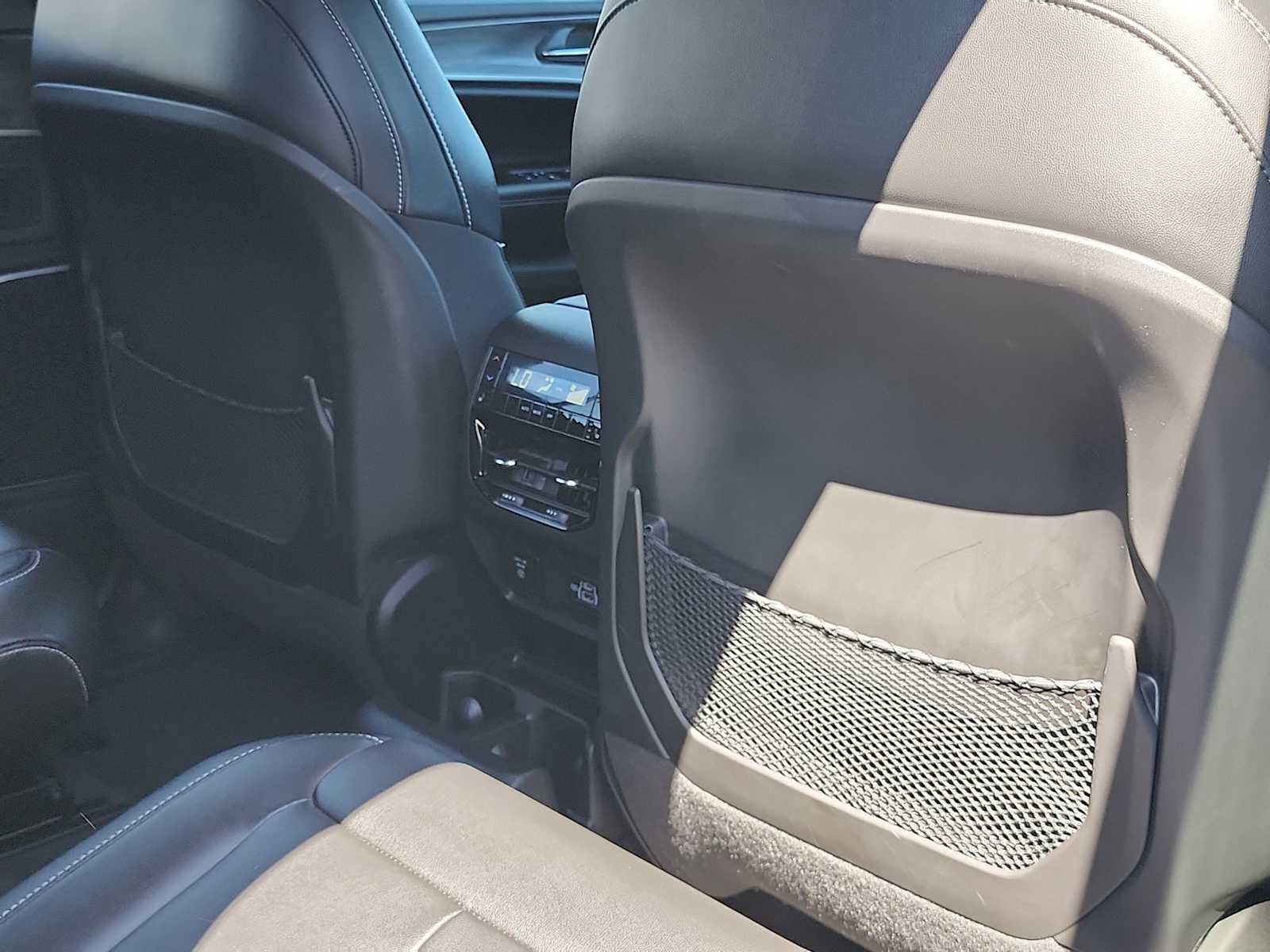 Used 2024 Jeep Grand Cherokee L Limited RWD image 15