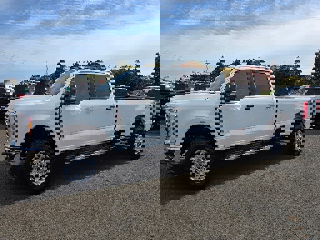 New 2026 Ford F350 XLT w/ Camper Package image 32