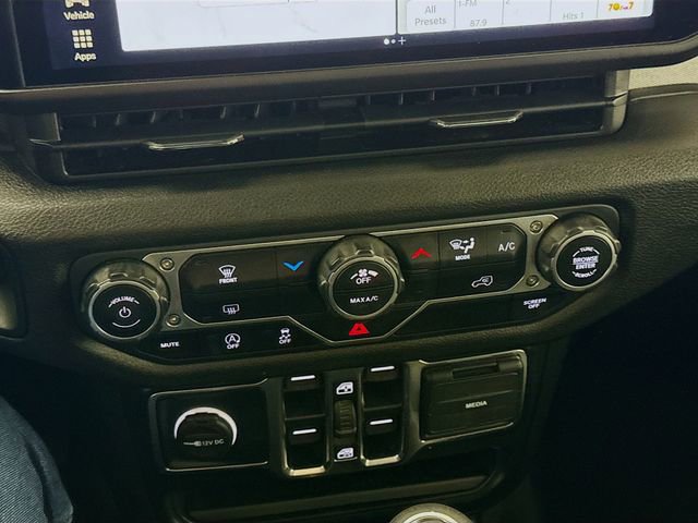 Used 2024 Jeep Wrangler Sport S image 15