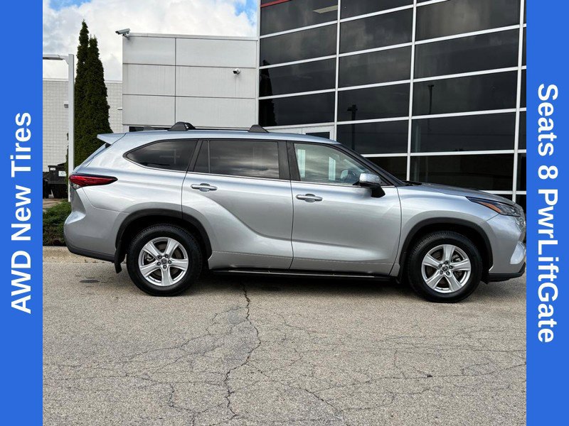 Used 2023 Toyota Highlander LE AWD/4WD image 2