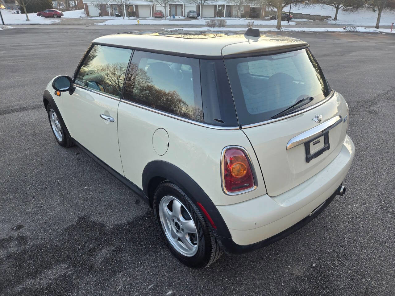 Used 2010 MINI Cooper Hardtop image 6