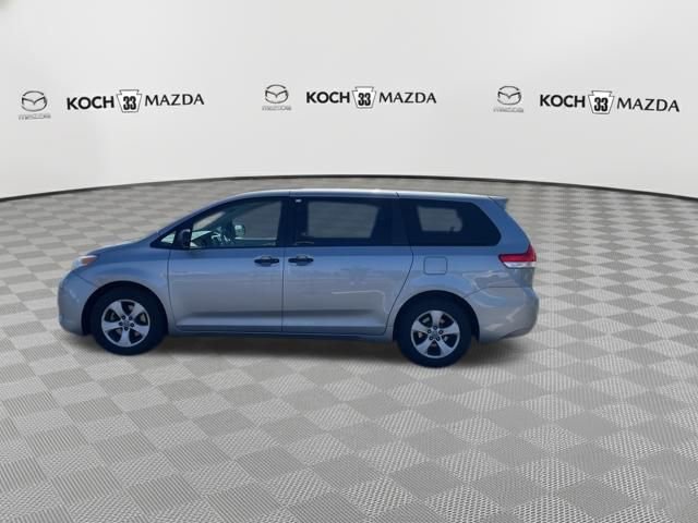 Used 2012 Toyota Sienna image 6