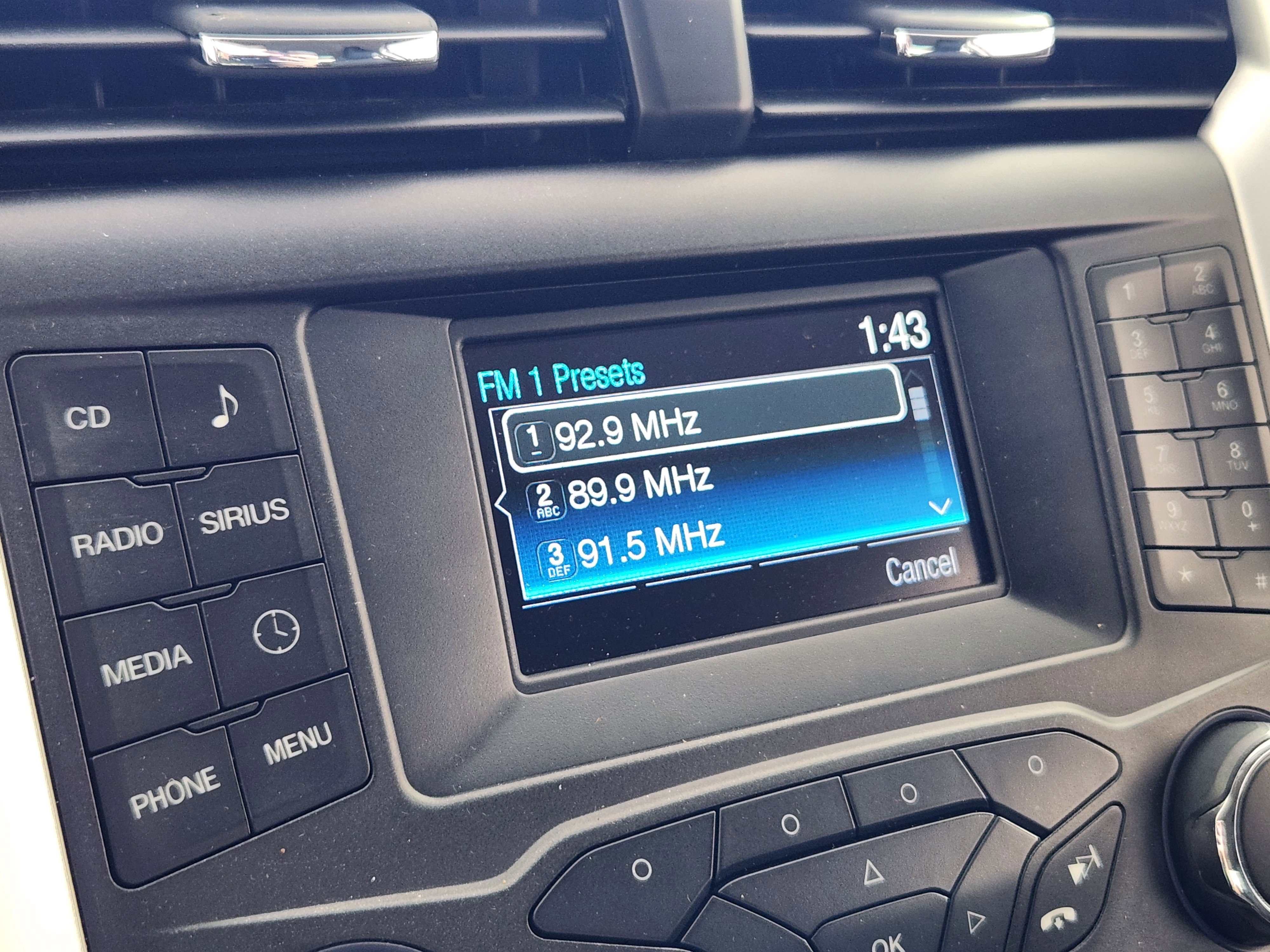 Used 2016 Ford Fusion SE w/ Equipment Group 201A FWD image 21