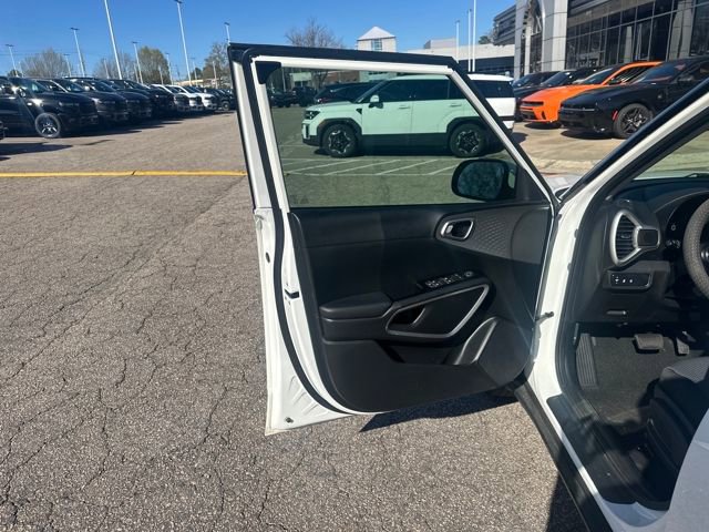 Used 2023 Kia Soul LX w/ LX Technology Package image 20