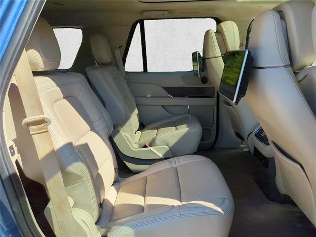 Used 2020 Lincoln Navigator Reserve image 24
