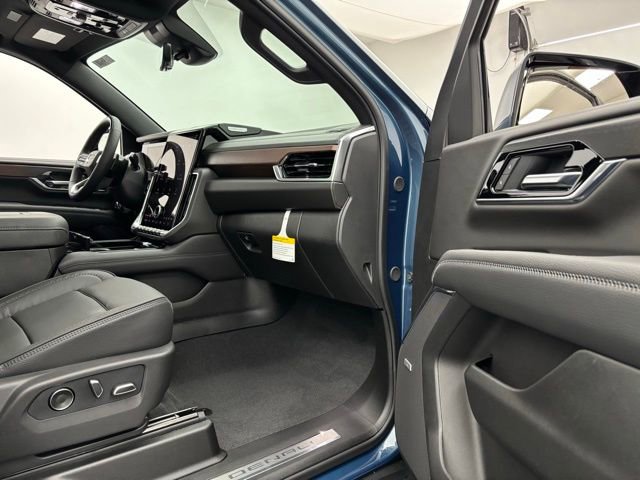 New 2026 GMC Yukon XL Denali w/ Denali Reserve Package image 38