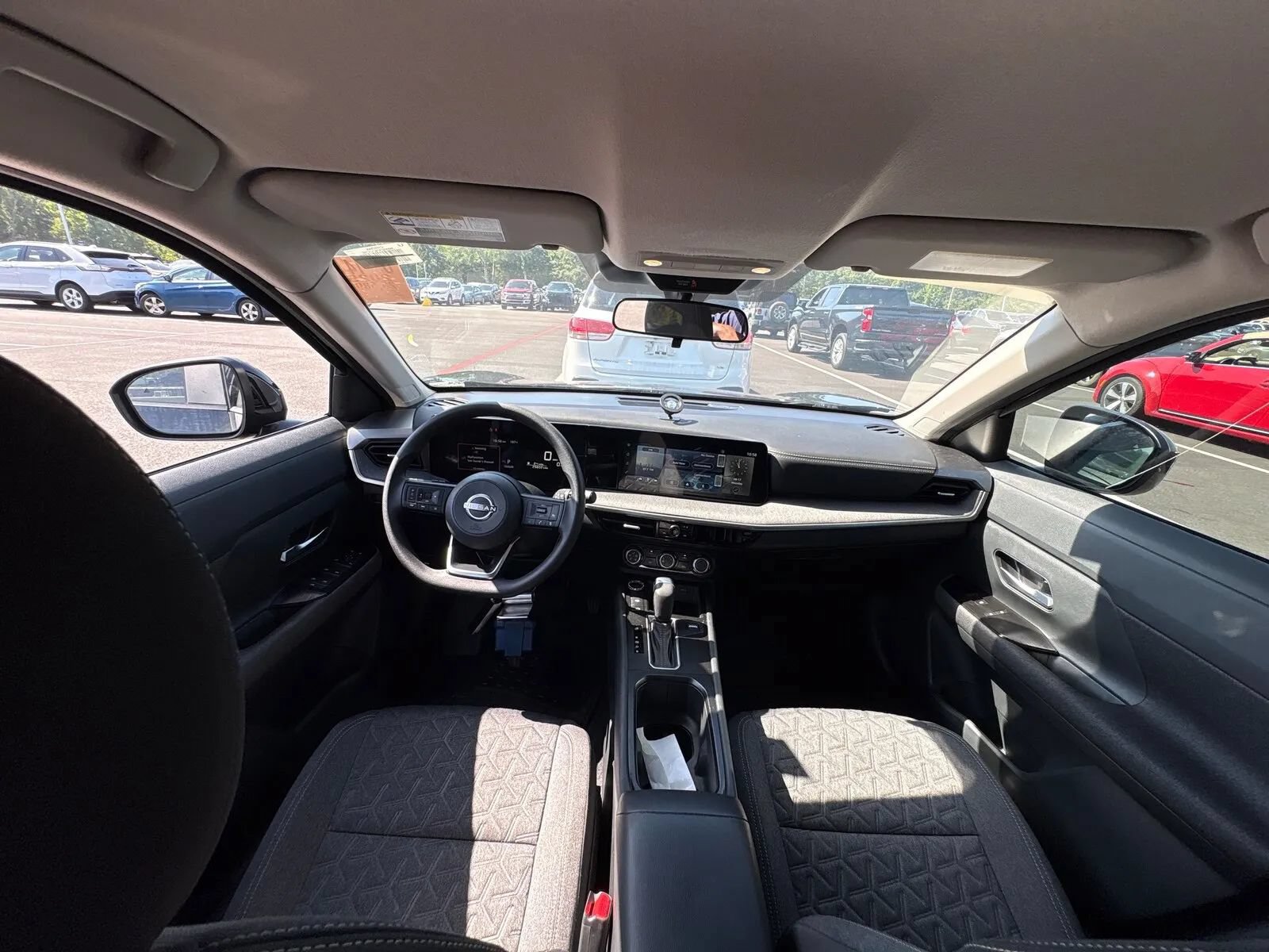Used 2025 Nissan Kicks SV FWD image 6