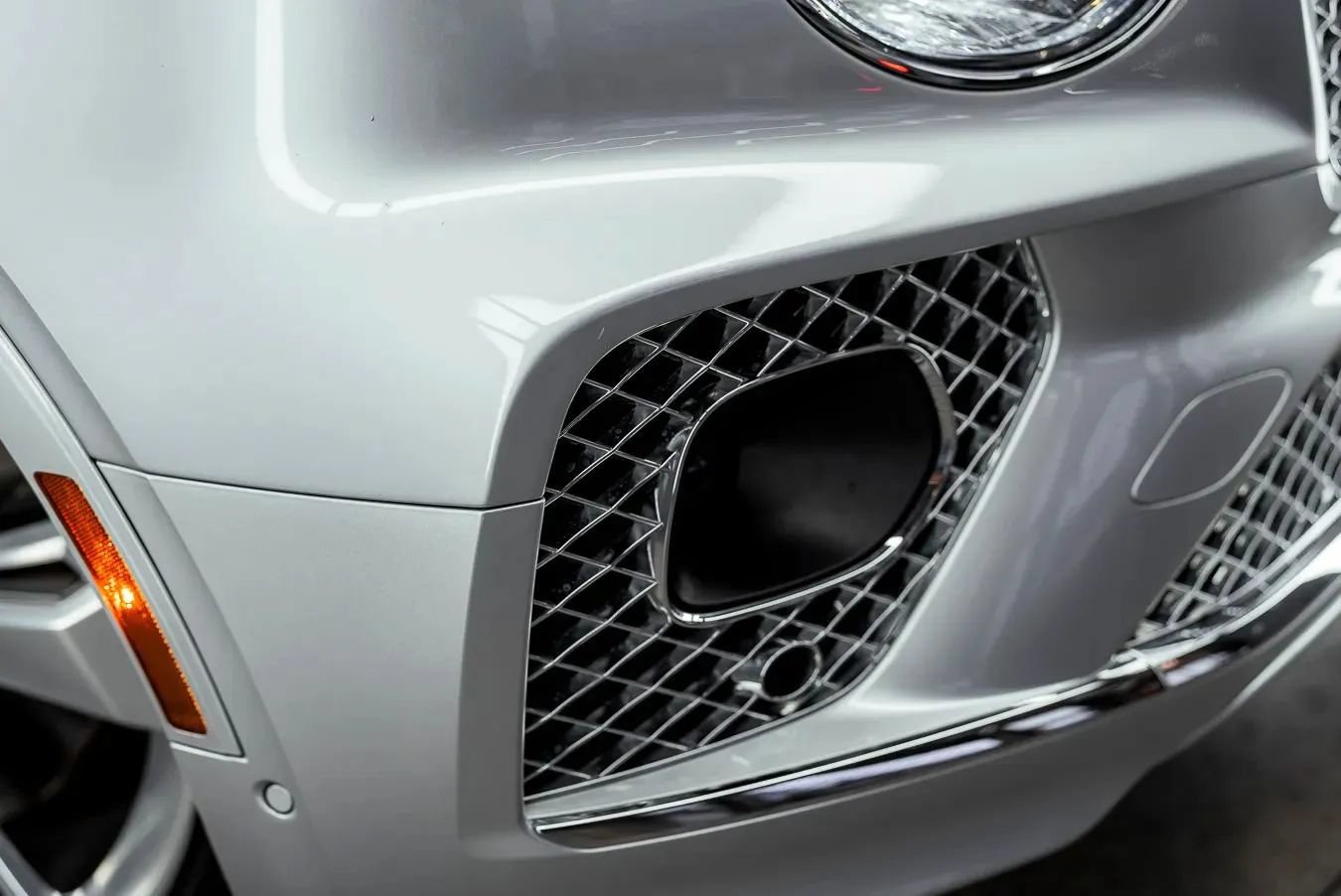 Used 2023 Bentley Bentayga AWD/4WD image 37