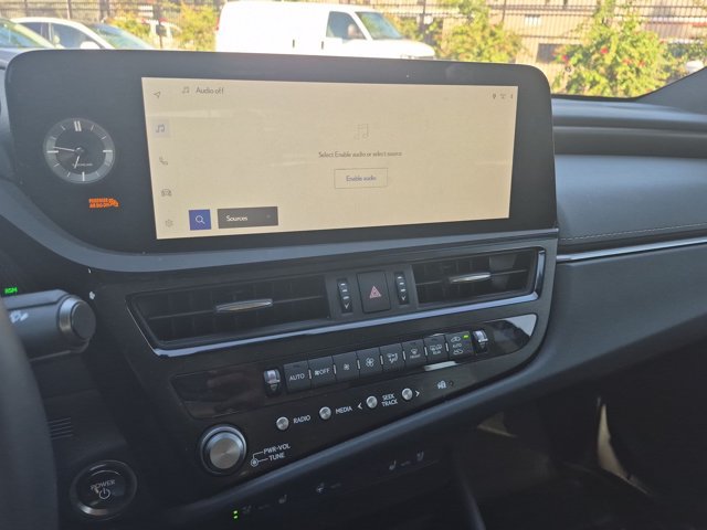 Used 2025 Lexus ES 300h w/ Premium Package FWD image 12