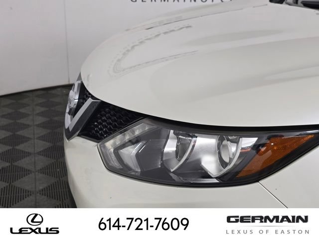 Used 2017 Nissan Rogue Sport SV AWD/4WD image 14