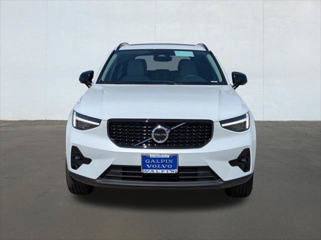 New 2026 Volvo XC40 B5 Plus w/ Protection Package Premier AWD/4WD image 4