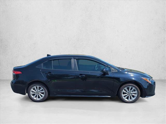 Used 2024 Toyota Corolla LE w/ LE Convenience Package FWD image 4