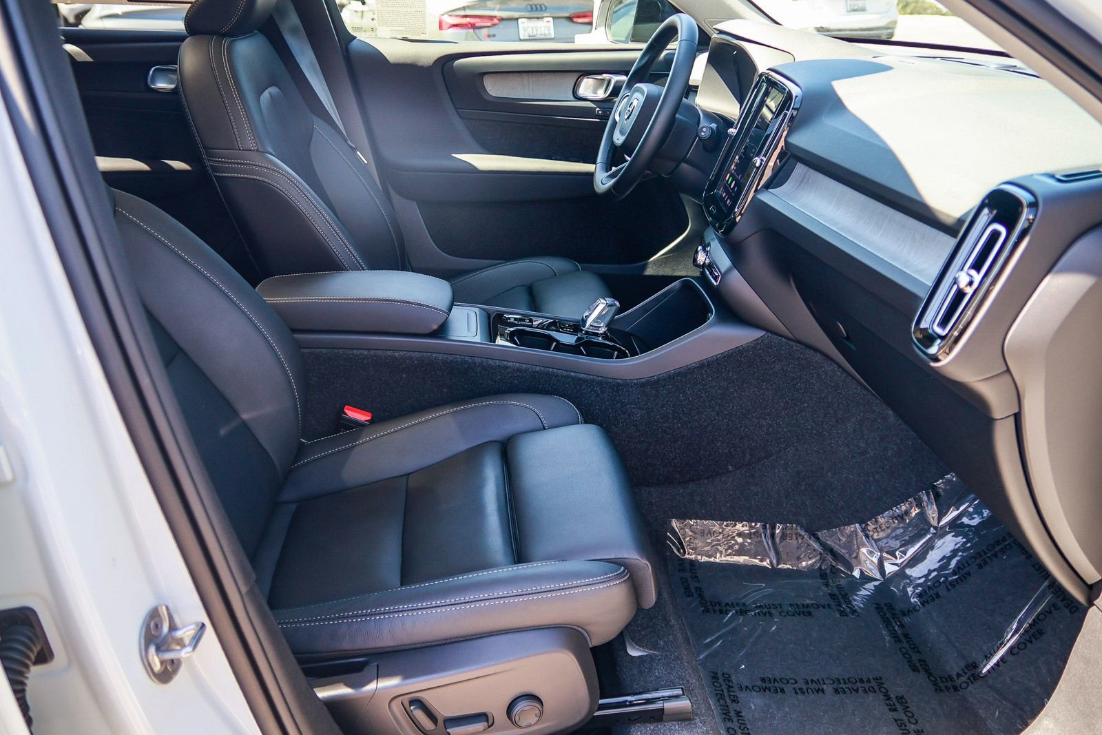 Used 2026 Volvo XC40 B5 Ultra image 18