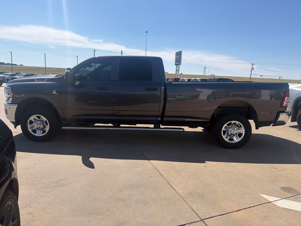 Used 2024 RAM 2500 Tradesman w/ Chrome Appearance Group AWD/4WD image 6