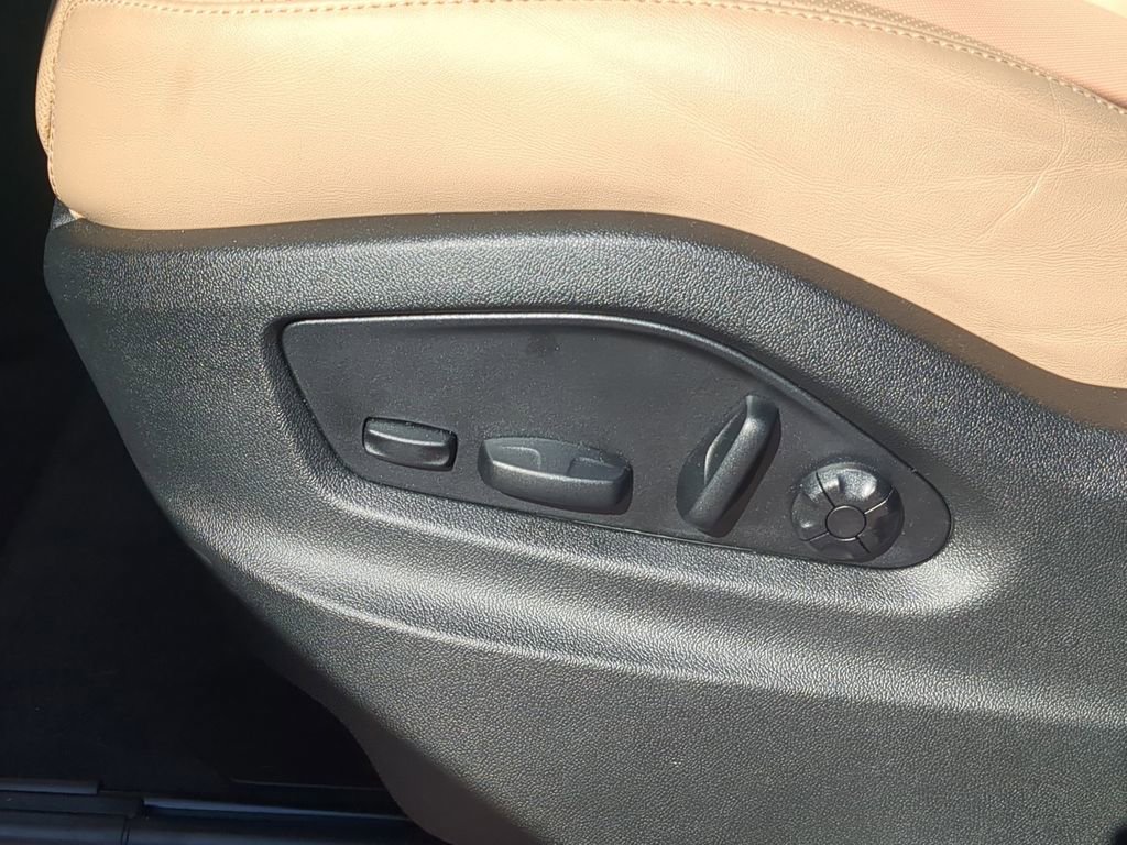 Certified 2025 Porsche Cayenne image 28