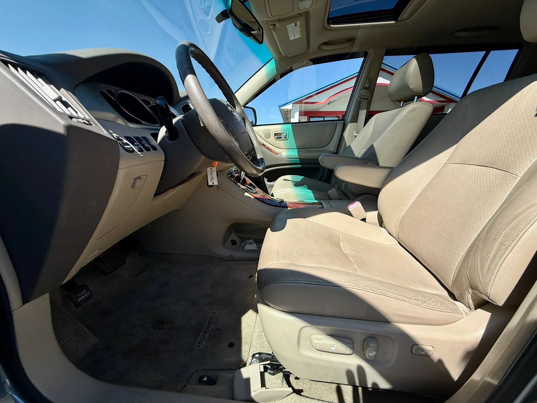 Used 2007 Toyota Highlander 4WD V6 w/ 3rd Row image 9