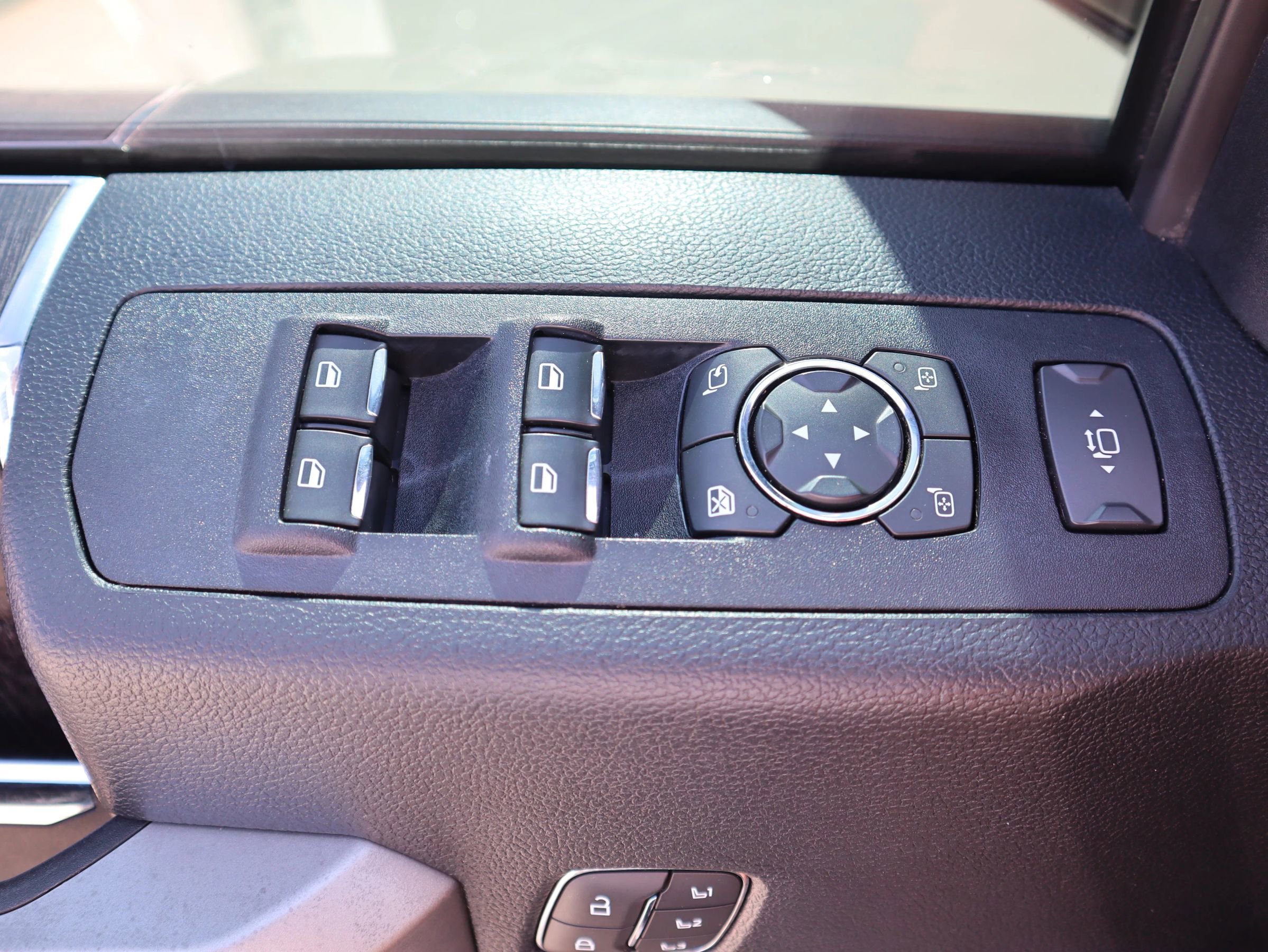 Used 2021 Ford F350 Lariat w/ Lariat Ultimate Package image 24