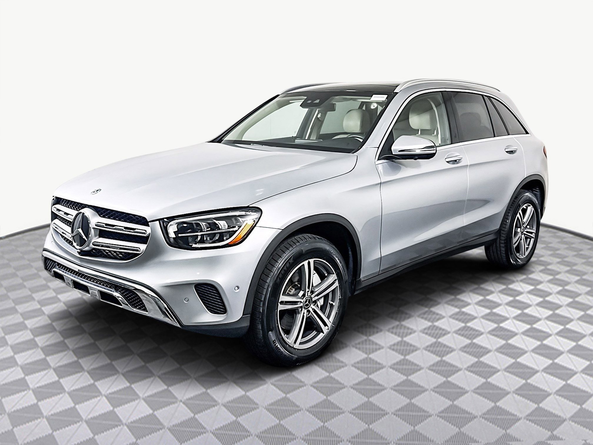 Used 2022 Mercedes-Benz GLC 300 w/ Premium Package Lite image 4