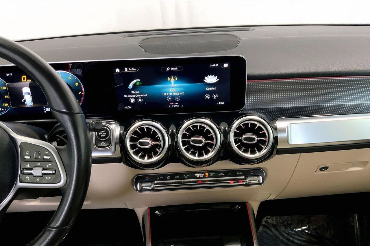 Used 2020 Mercedes-Benz GLB 250 w/ Premium Package image 5