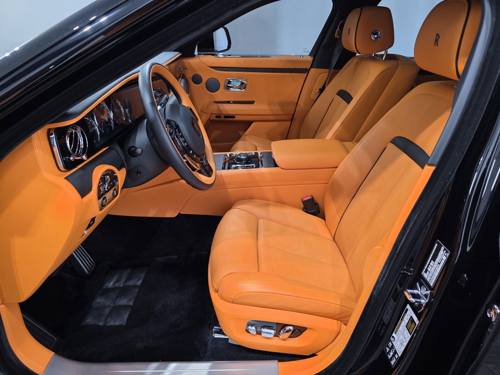 Used 2024 Rolls-Royce Ghost image 6