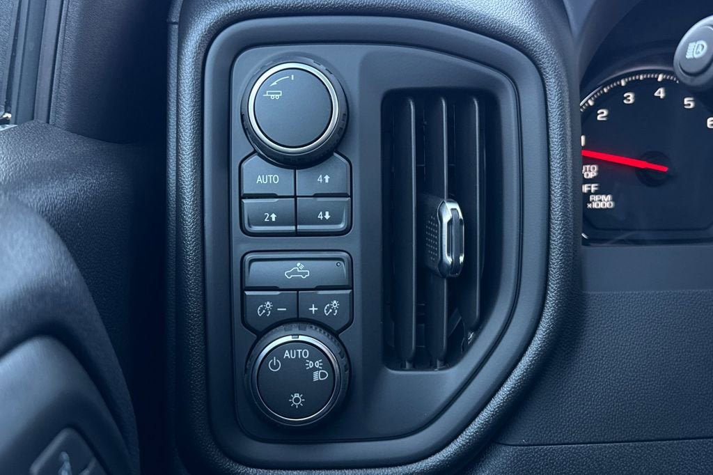 New 2026 Chevrolet Silverado 1500 Custom Trail Boss w/ Dark Appearance Package AWD/4WD image 26