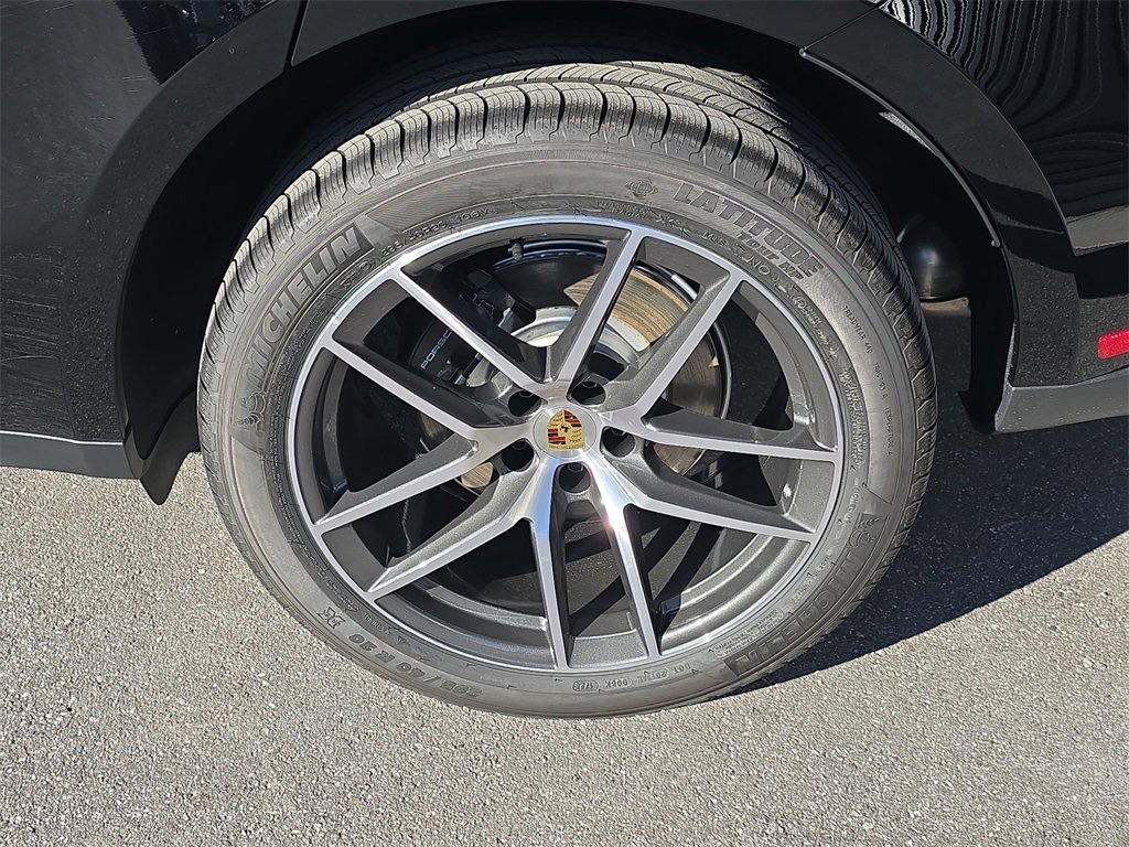 New 2026 Porsche Macan image 11