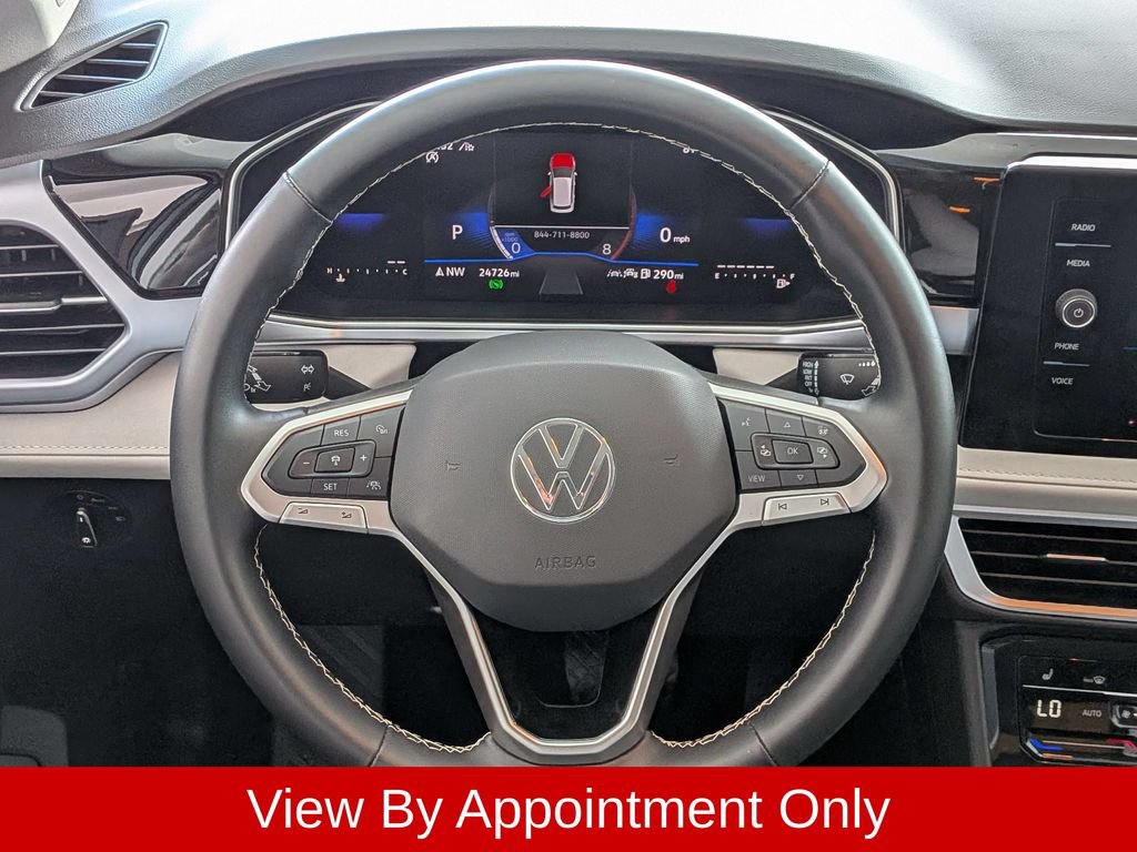 Used 2025 Volkswagen Taos SE AWD/4WD image 24