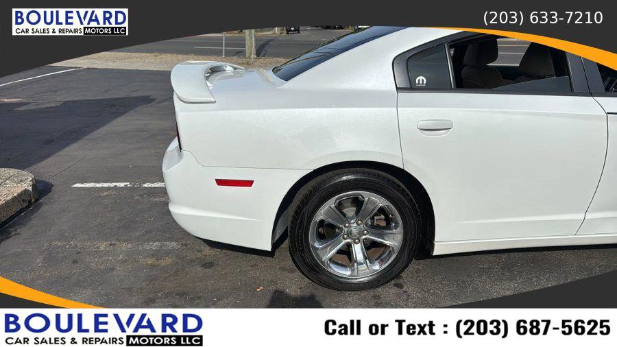 Used 2013 Dodge Charger SE w/ Sport Appearance Group image 11