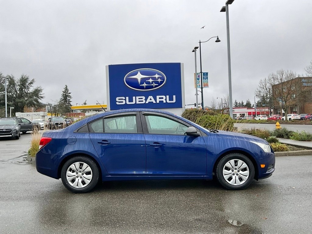 Used 2013 Chevrolet Cruze LS image 9