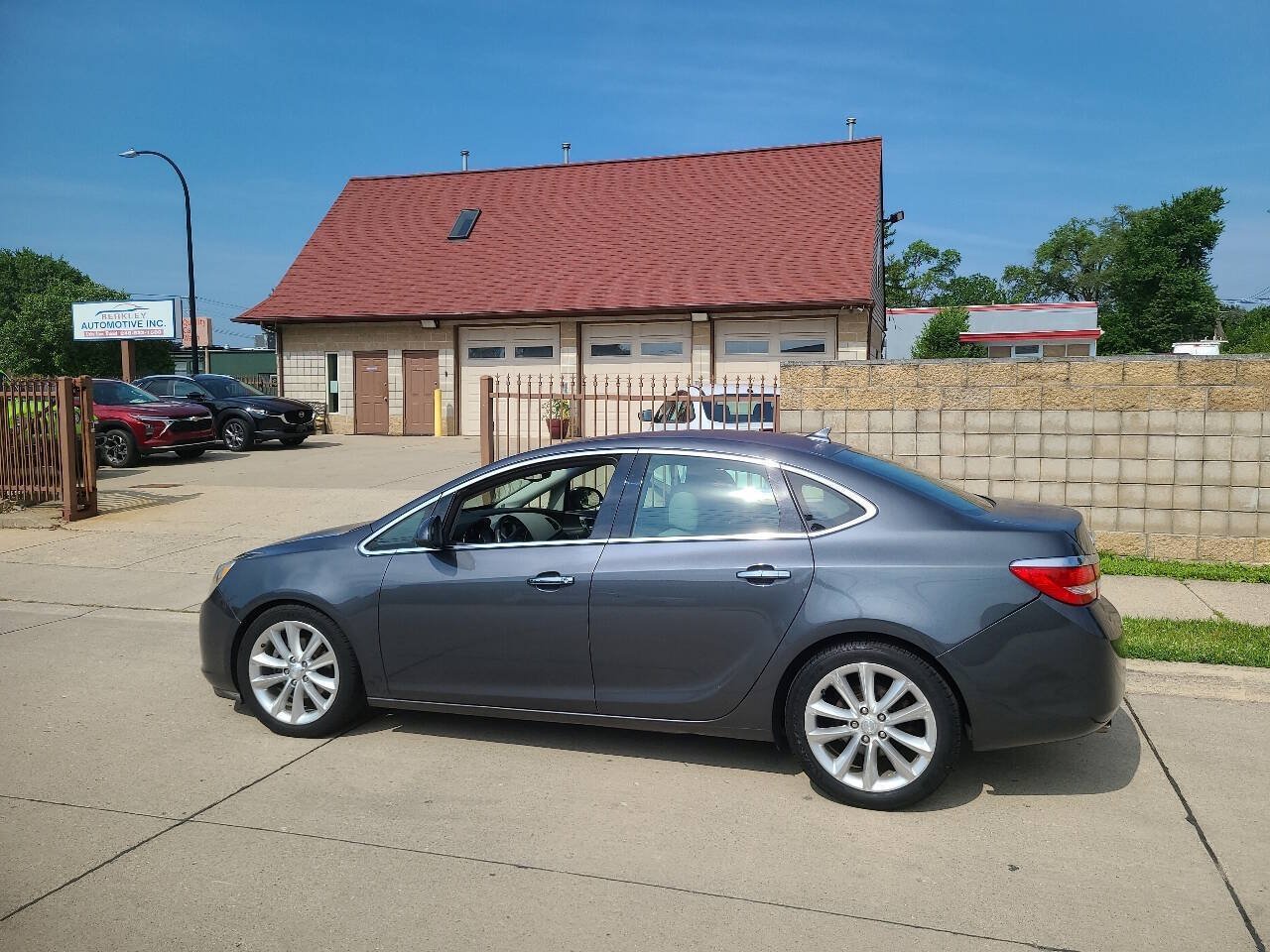 Used 2012 Buick Verano FWD image 3