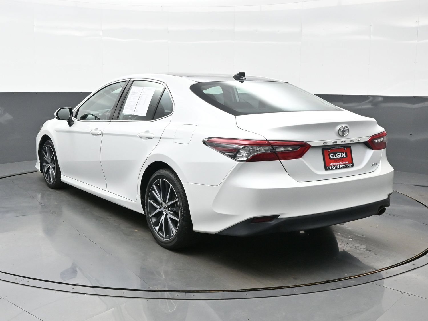 Used 2023 Toyota Camry XLE FWD image 4