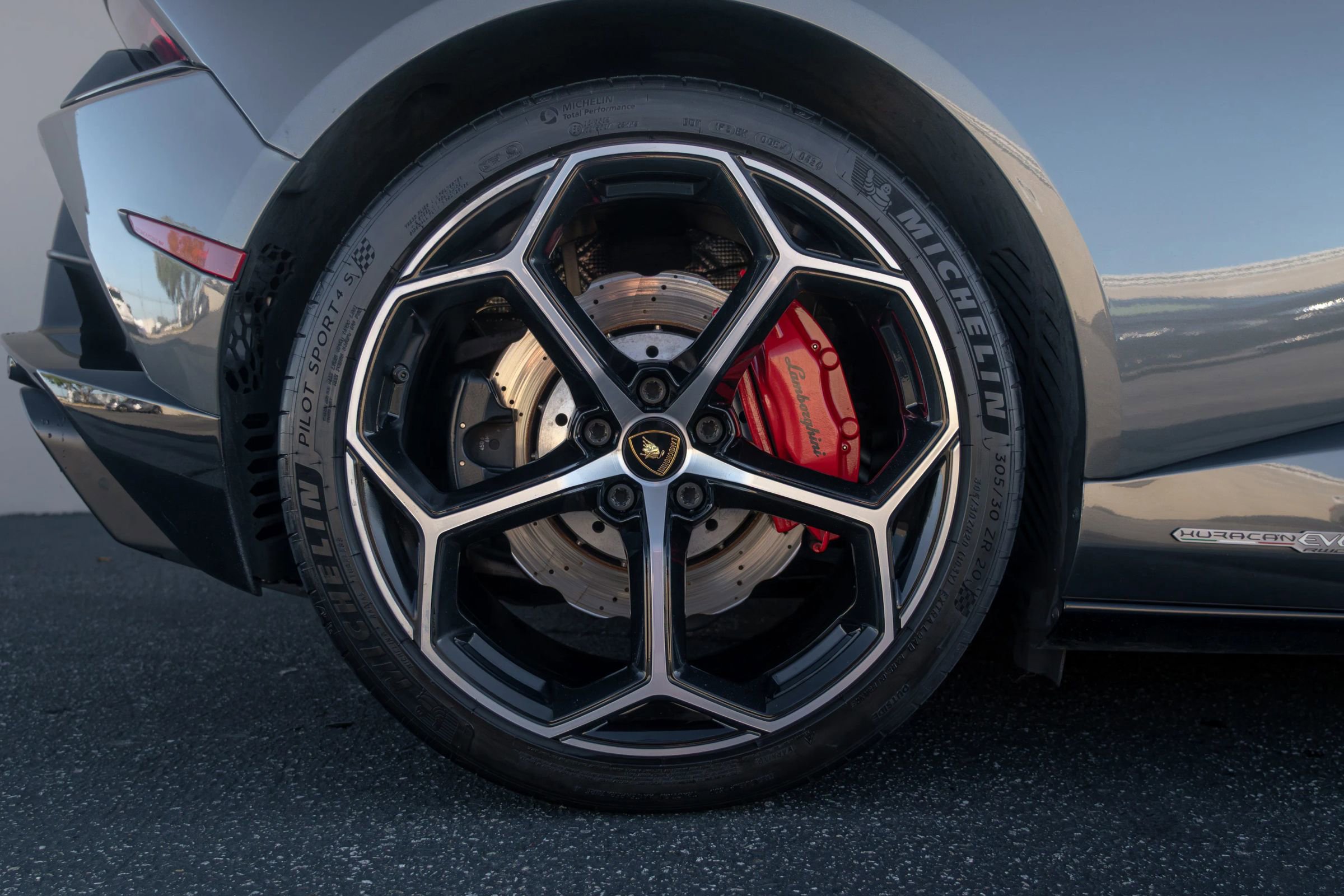 Used 2021 Lamborghini Huracan EVO image 42