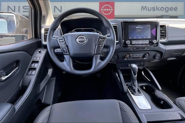 Used 2024 Nissan Frontier SV w/ Technology Package RWD image 9