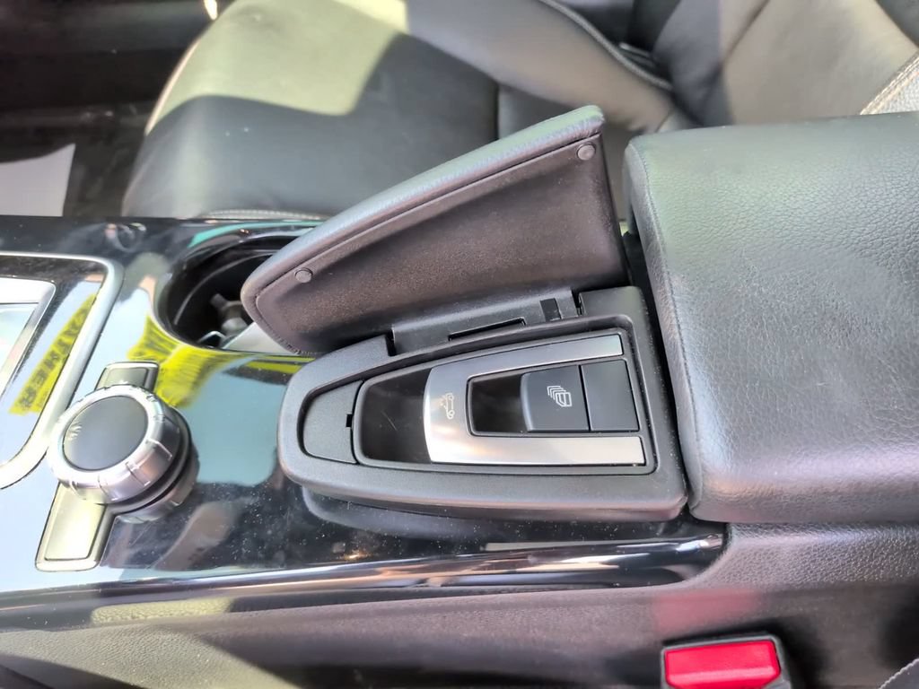Used 2017 Mercedes-Benz SLC 300 image 26