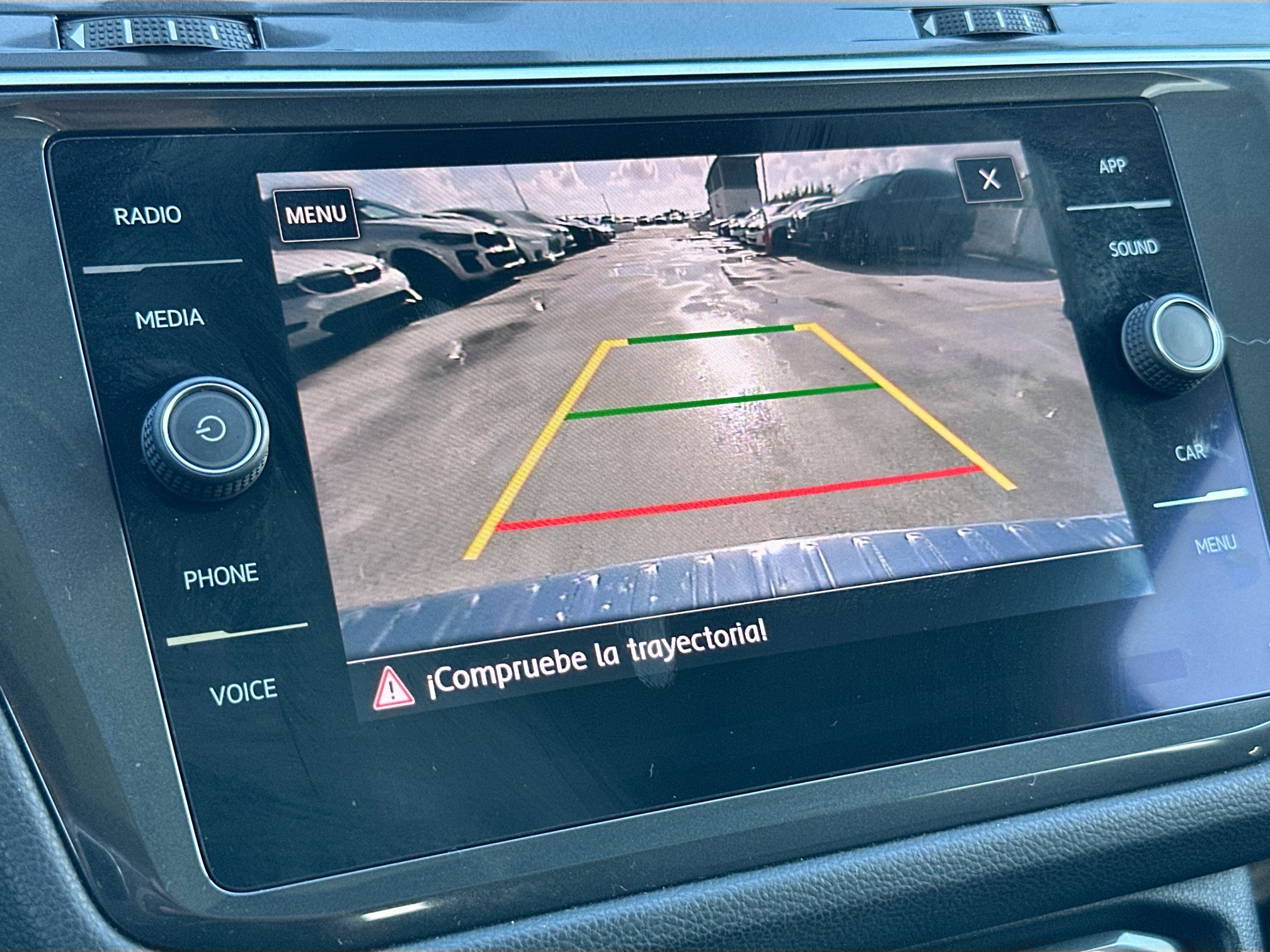 Used 2019 Volkswagen Tiguan SE w/ Panoramic Sunroof Package FWD image 13