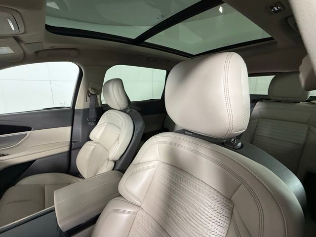 Used 2024 Lincoln Nautilus Reserve w/ Equipment Group 203A image 12