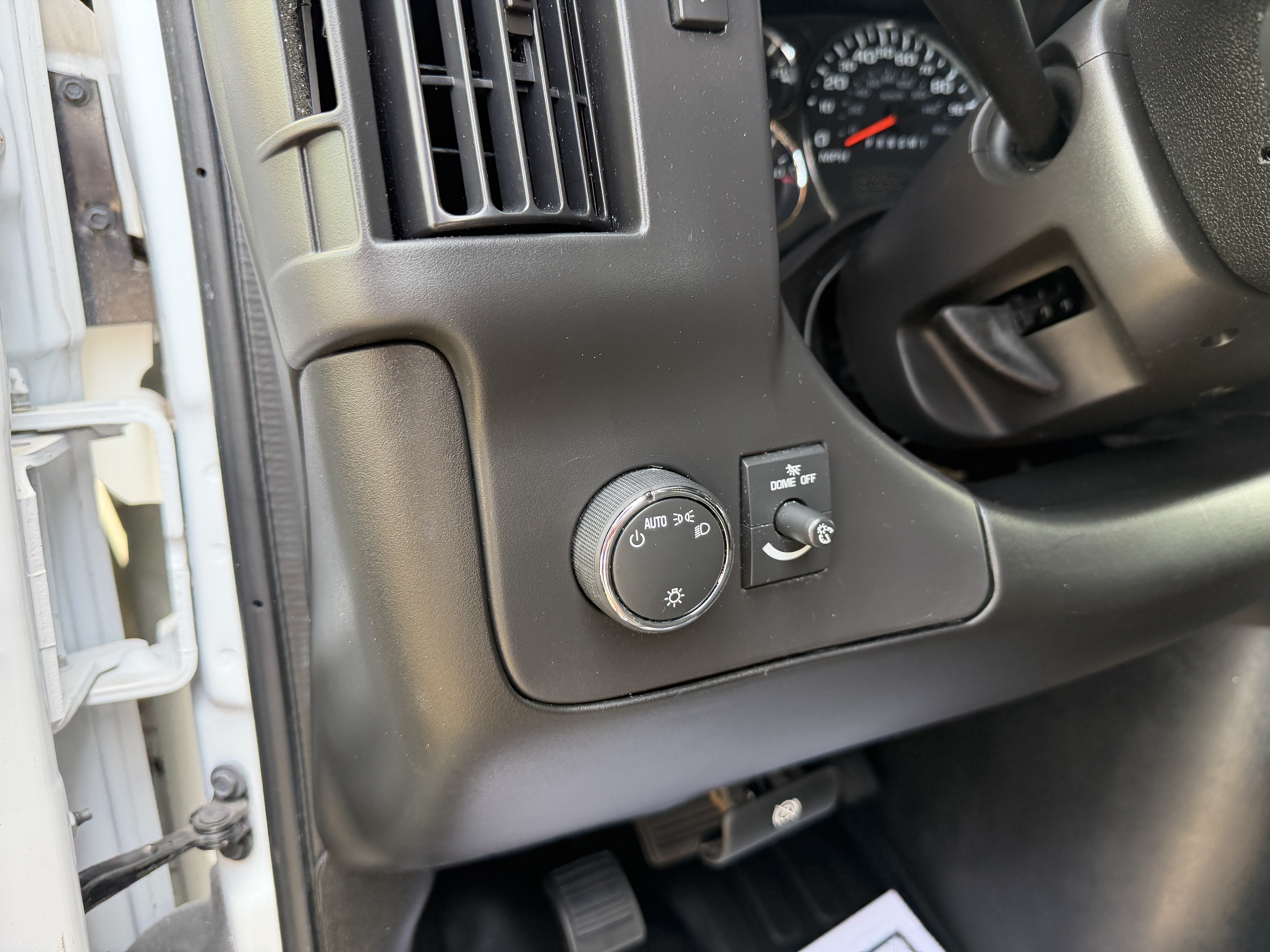 Used 2025 GMC Savana 2500 w/ Driver Convenience Package RWD image 14