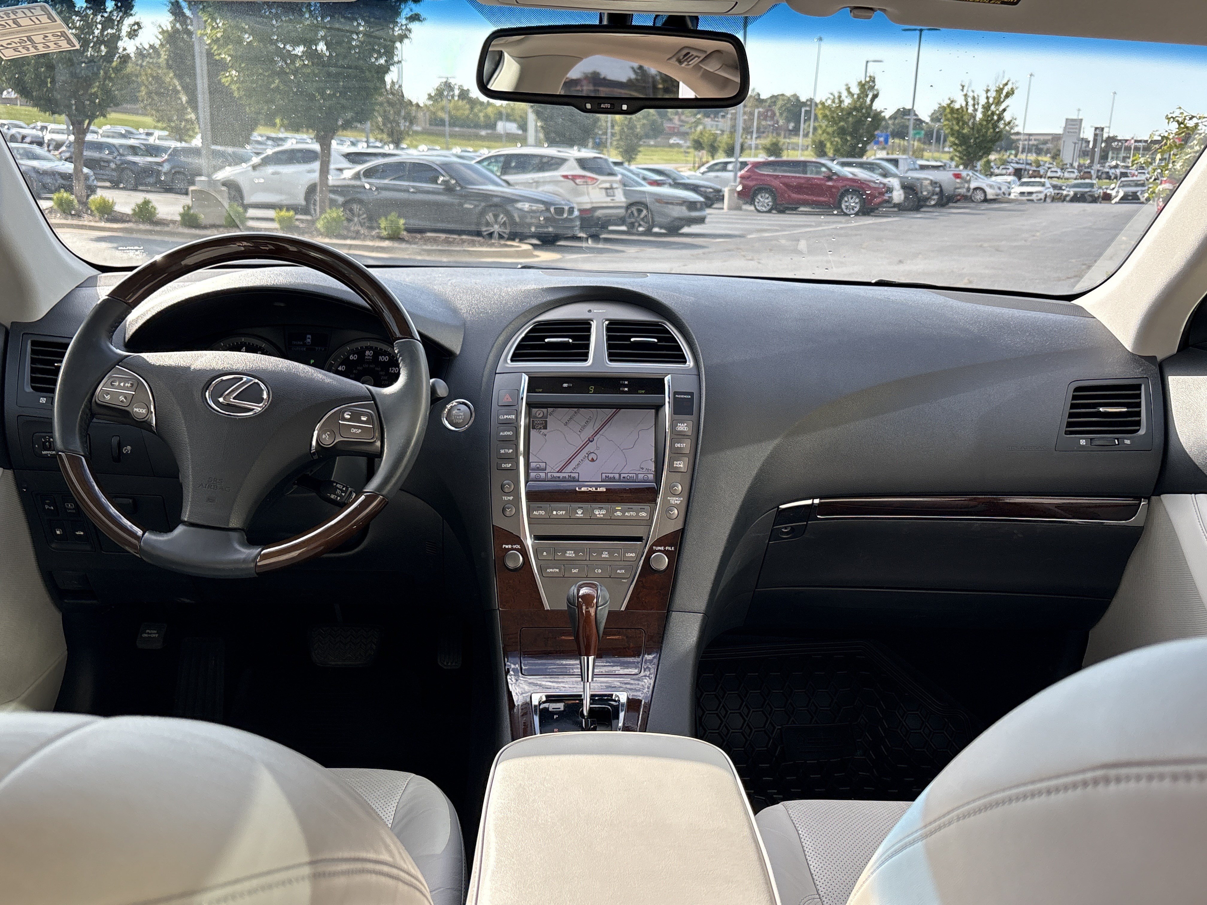Used 2011 Lexus ES 350 w/ Preferred Accessory Package FWD image 29