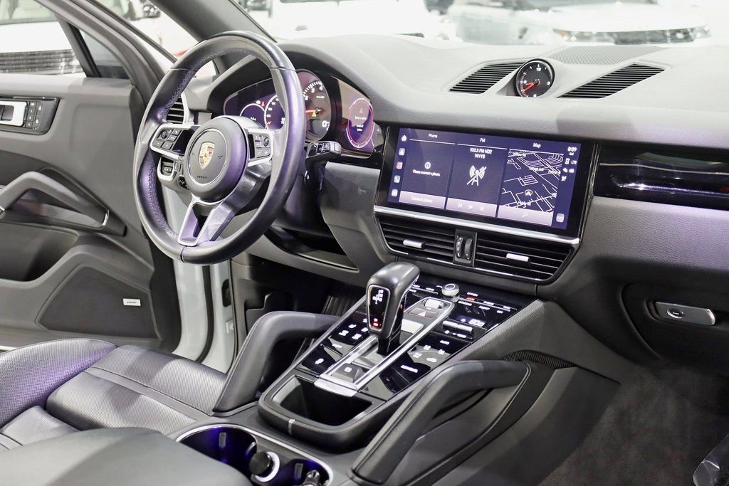 Used 2022 Porsche Cayenne Platinum Edition image 33