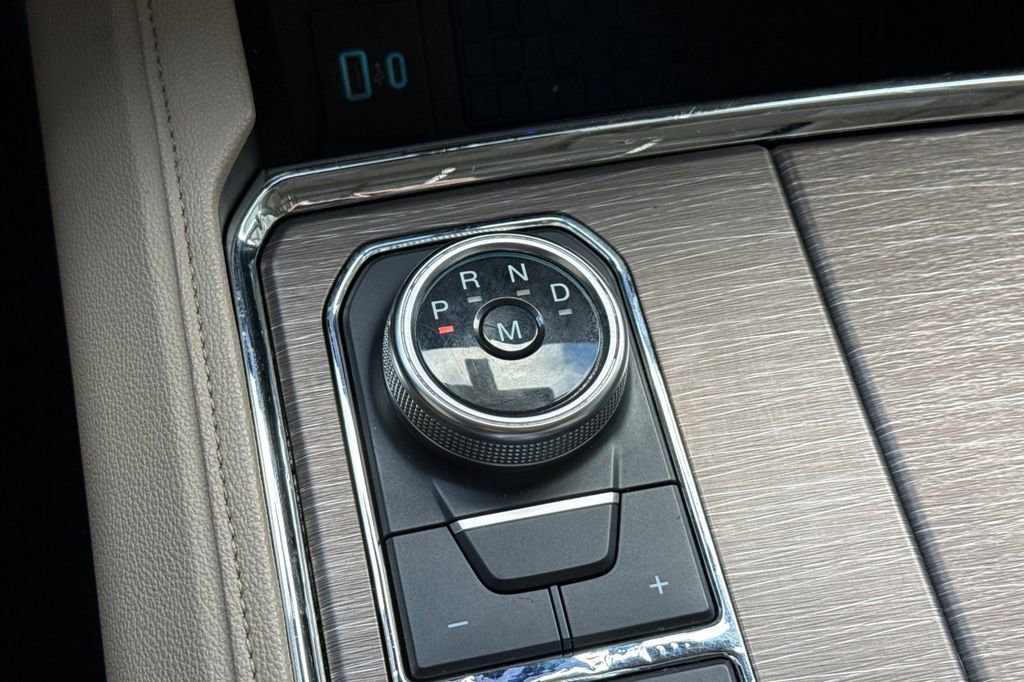 Used 2024 Ford Expedition Max Limited image 35
