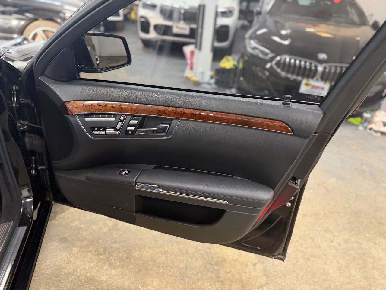 Used 2010 Mercedes-Benz S 550 4MATIC image 27