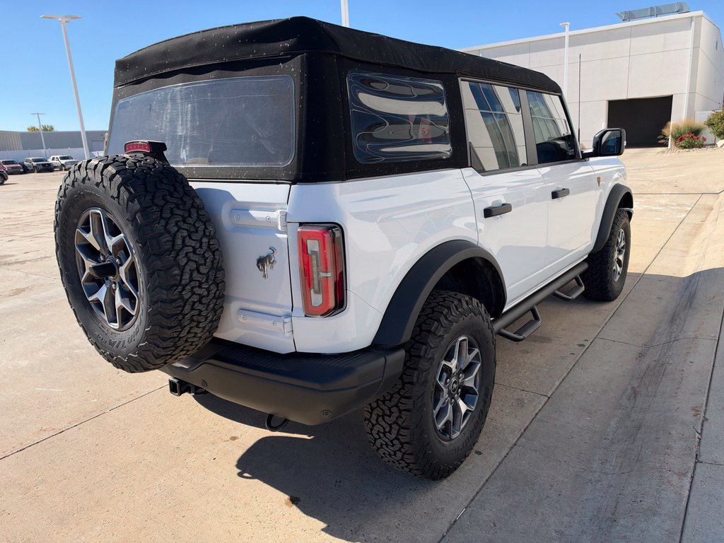 Used 2023 Ford Bronco Badlands AWD/4WD image 2