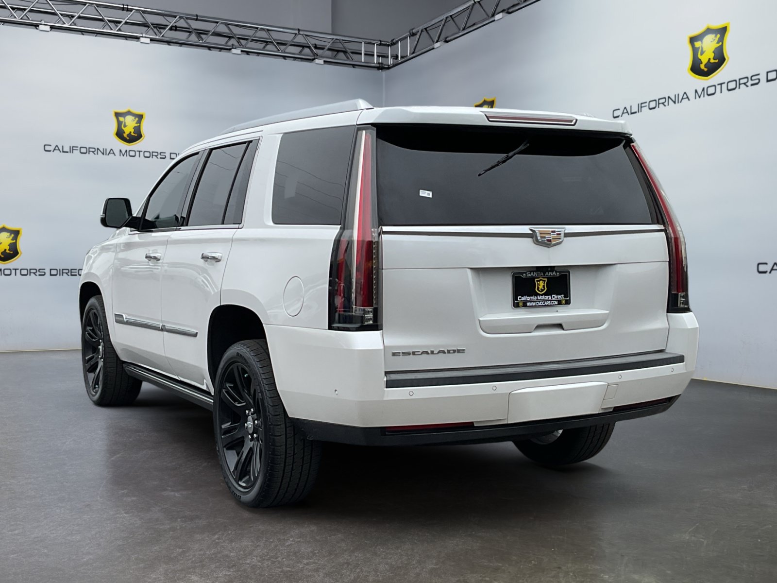 Used 2017 Cadillac Escalade Premium Luxury RWD image 7