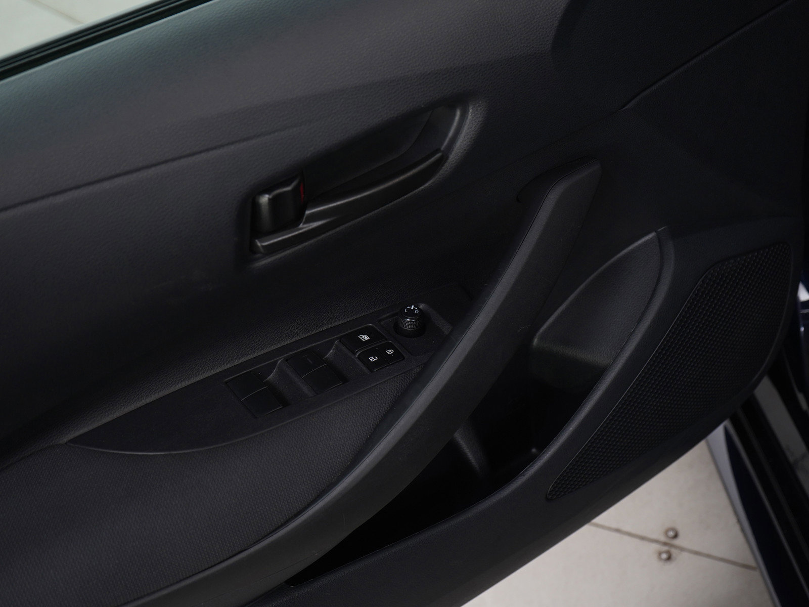 Used 2024 Toyota Corolla LE image 19