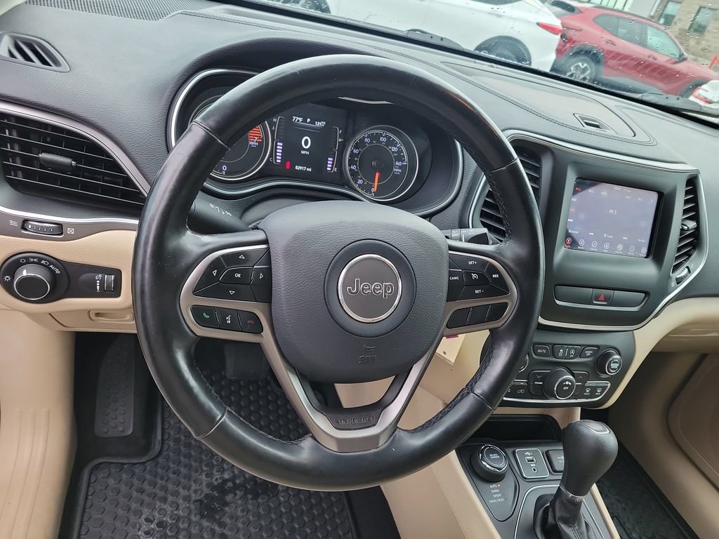 Used 2020 Jeep Cherokee Latitude w/ Cold Weather Group AWD/4WD image 26