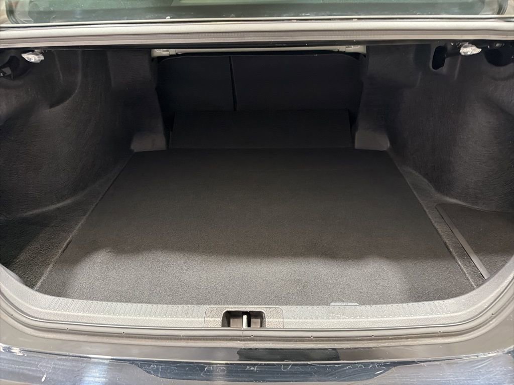 Used 2025 Toyota Camry SE image 17