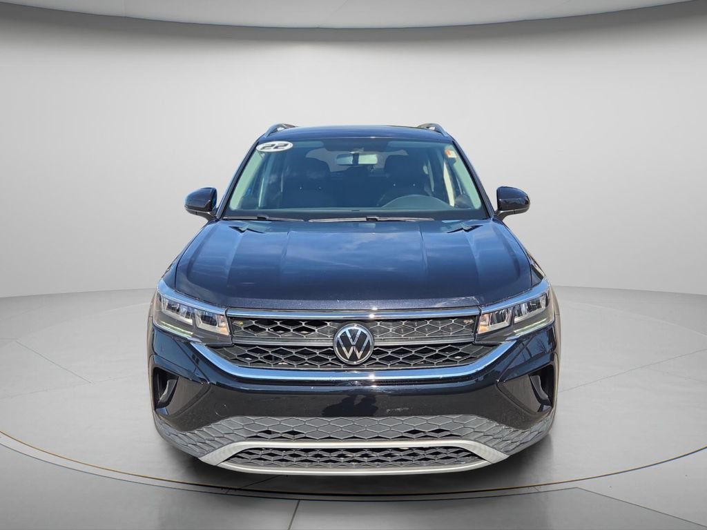 Used 2022 Volkswagen Taos SE FWD image 4