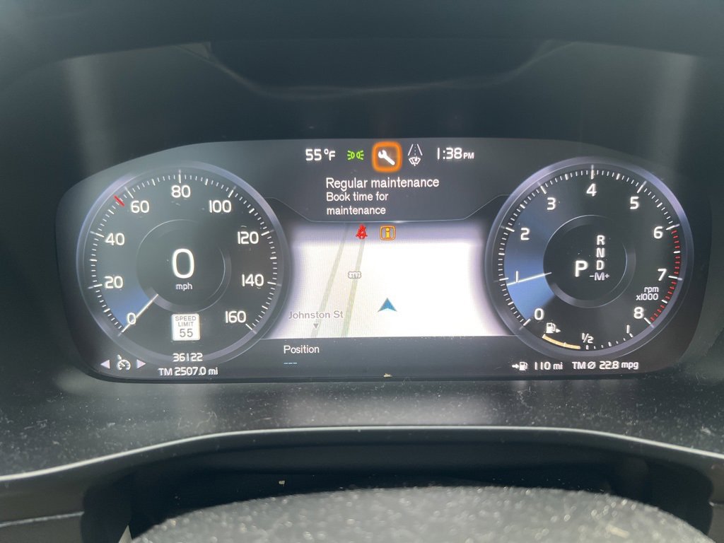 Used 2020 Volvo XC40 T4 Momentum image 9