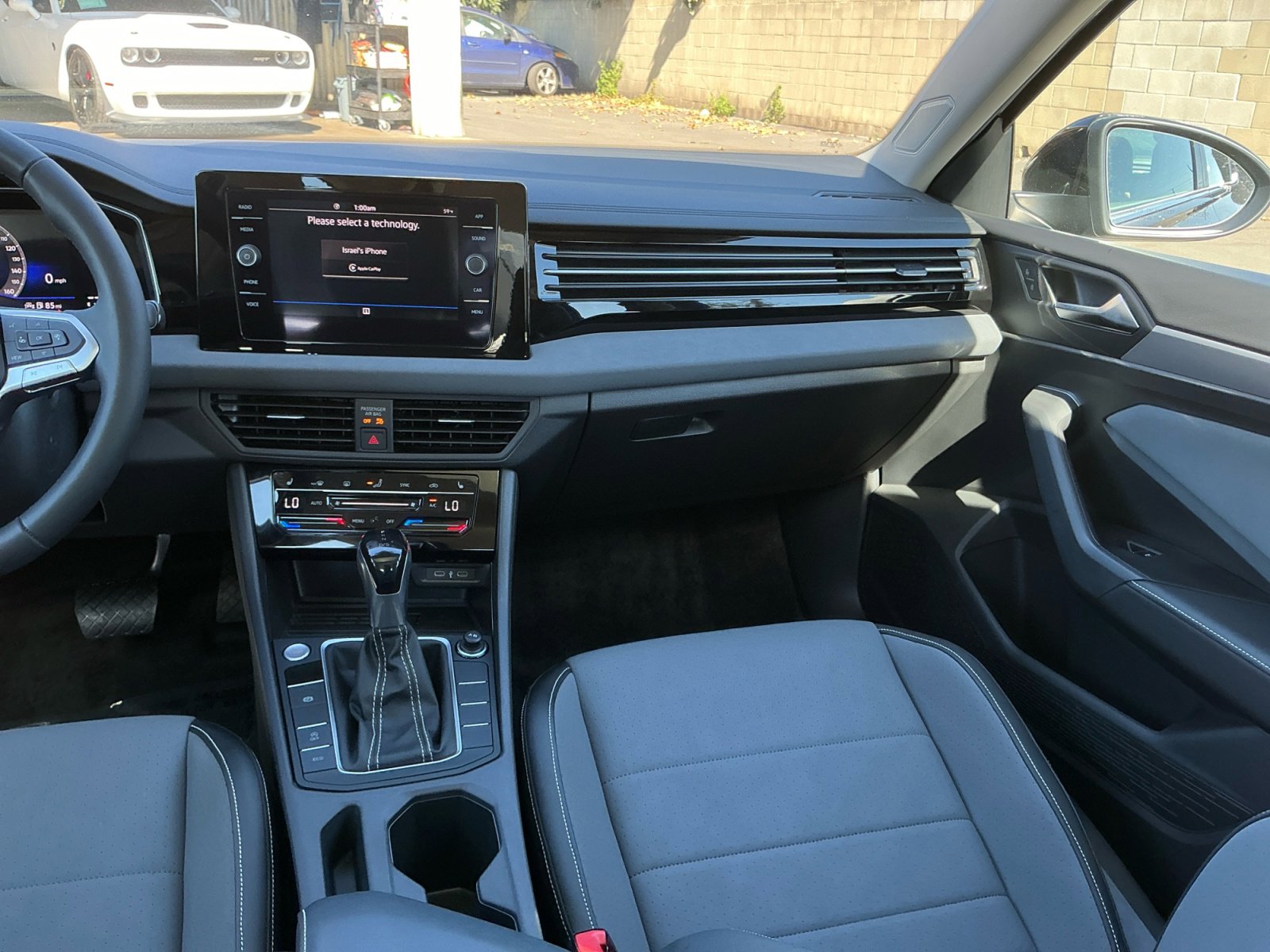 Used 2025 Volkswagen Jetta SE w/ Sunroof Package image 15