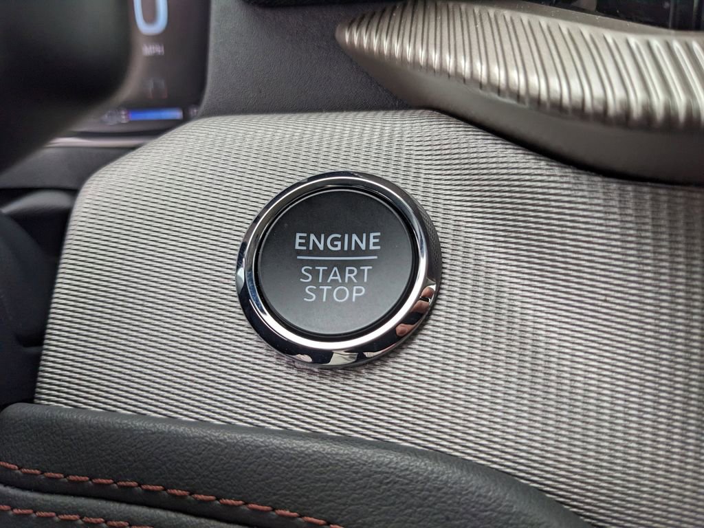 Used 2025 Ford Explorer Active image 28